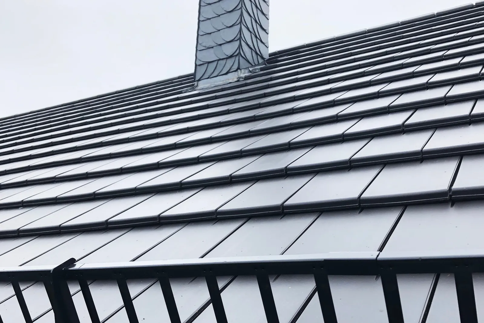 Steildach mit Flachen Ziegeln